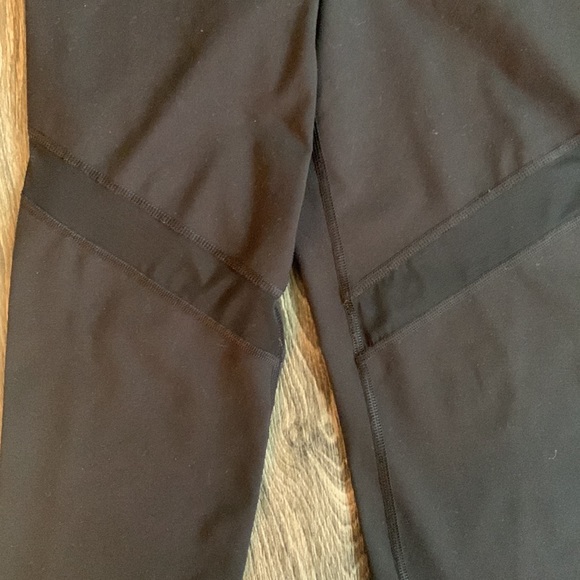 Black Old Navy leggings - Picture 2 of 4